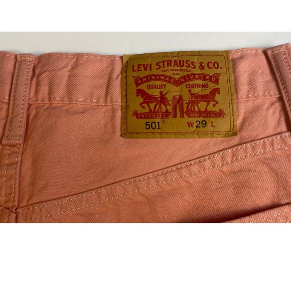 Levi's Salmon Mid-Rise Cuffed Hem 5-Pocket Hem Irregular Fit Size 29 - Picture 3 of 10